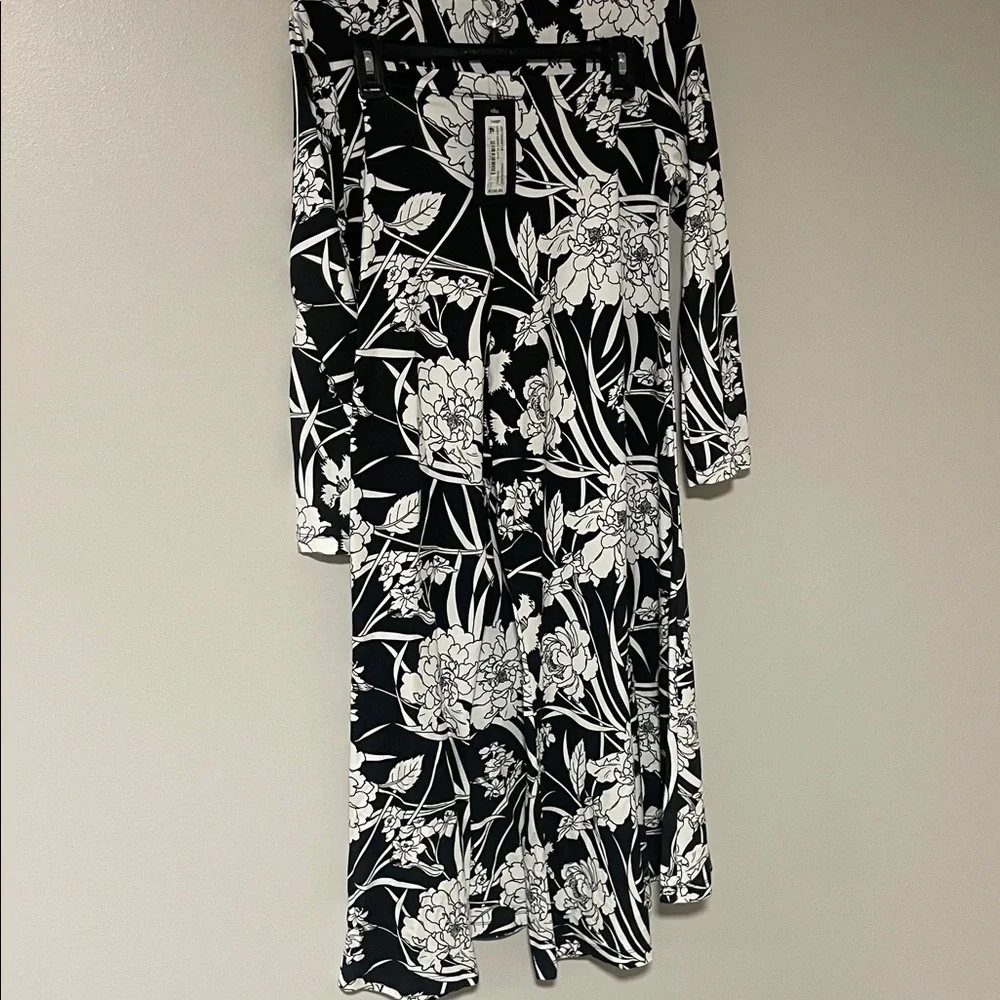 Bryan walker Floral Long Sleeve top and pants in Black and White SET - Picture 2 of 4